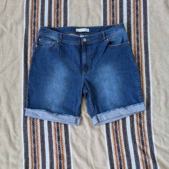 EST 1946 Denim Shorts with Floral Embroidery - Picture 1 of 6